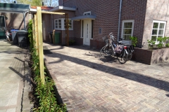 2016-04-Sierbestrating-tuinaanleg-vijver-26